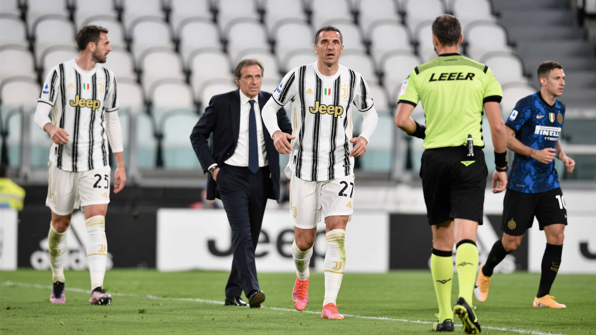 是一位曾在 是一位曾在